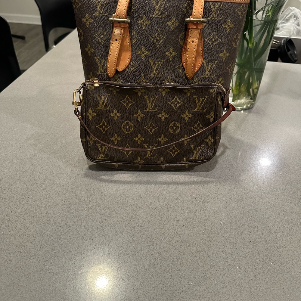 Authentic vintage Louis Vuitton pochette accessories monogram